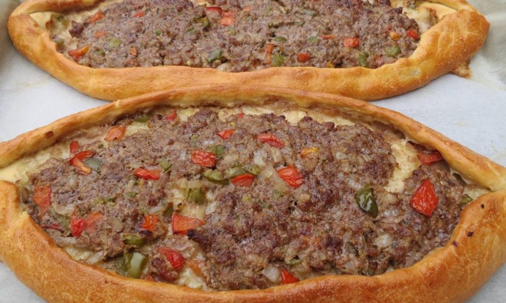 UKUSNI PUNJENI ČAMČIĆI – TURSKE PIDE