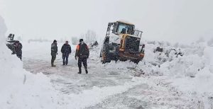 U Bosanskom Petrovcu akcija spašavanja trudnice: Pomoć i blokiranim selima