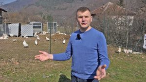 On je kralj pilića, pravi inkubatore koji su najtraženiji i za koje ne treba nikakvo znanje VIDEO